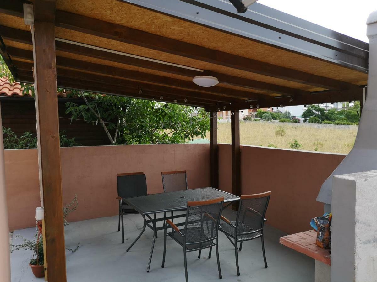 Tomek Apartment Vir Exteriör bild
