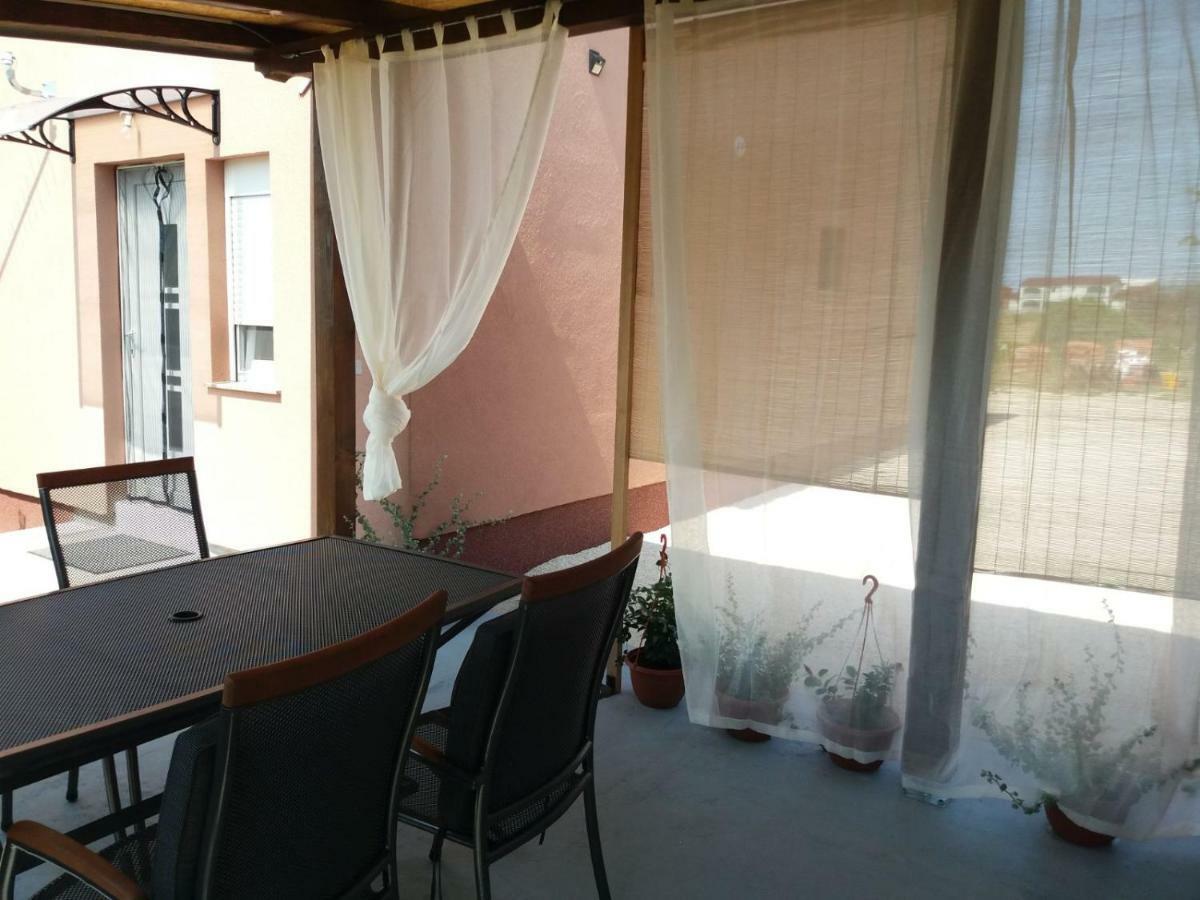 Tomek Apartment Vir Exteriör bild