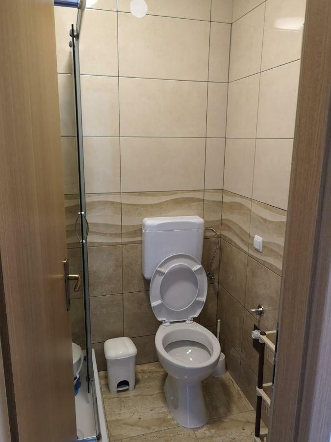 Tomek Apartment Vir Exteriör bild