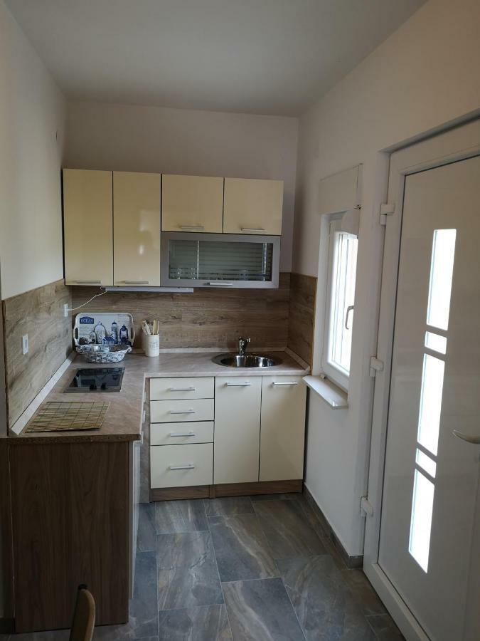 Tomek Apartment Vir Exteriör bild